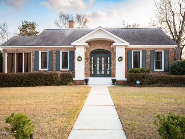 606 E Pine Avenue, Wiggins, MS 39577