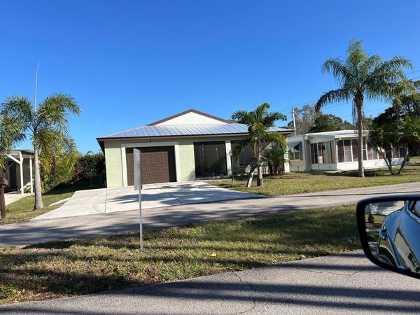 4 Alhambra S, Port St. Lucie, FL 34952