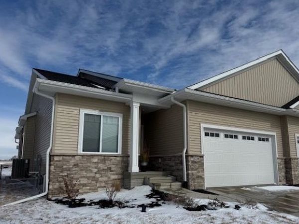 1230 Berkshire Ln., North Liberty, IA 52317