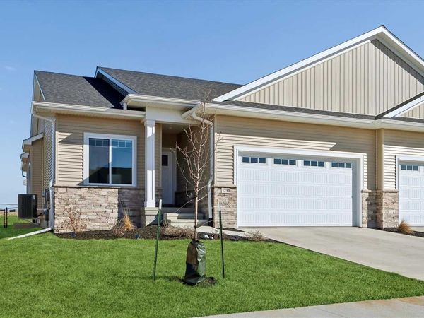1230 Berkshire Ln., North Liberty, IA 52317