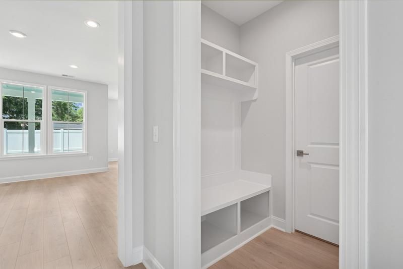 2512 Hillbourne Loop  Photo 5