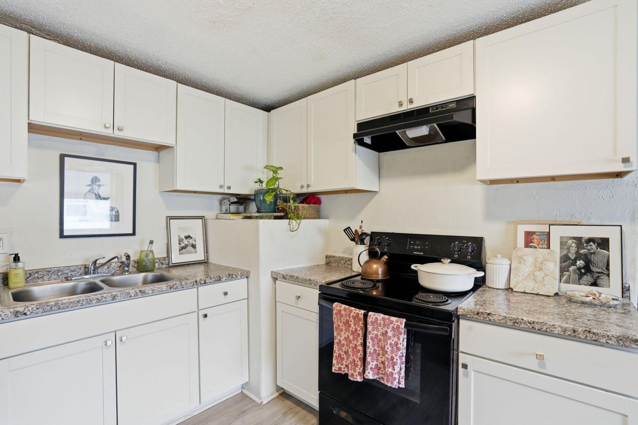 1910 Able Street Photo 11