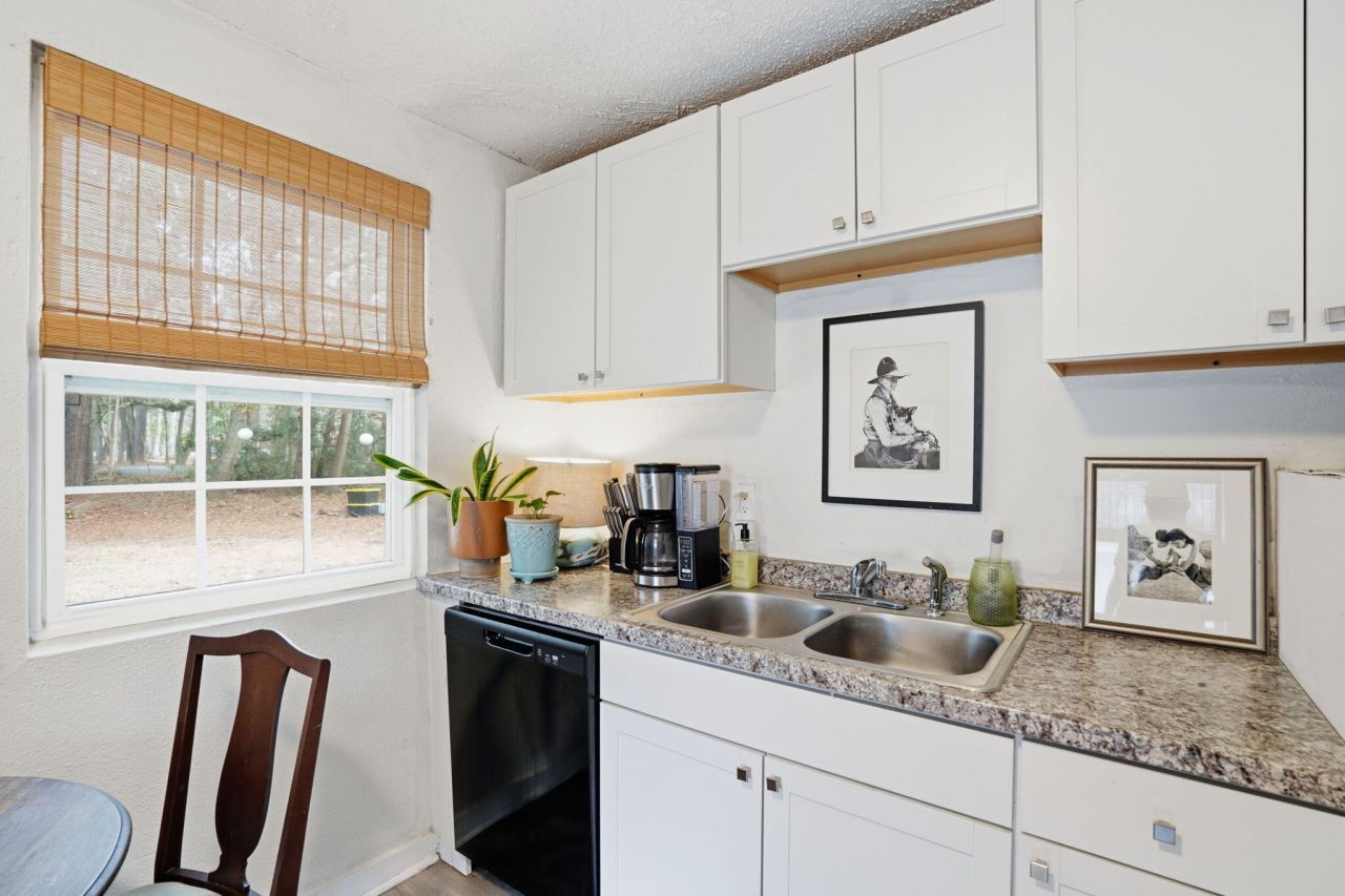 1910 Able Street Photo 12