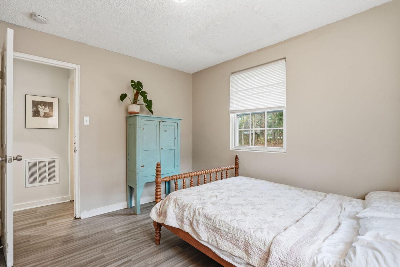 1910 Able Street Photo 19