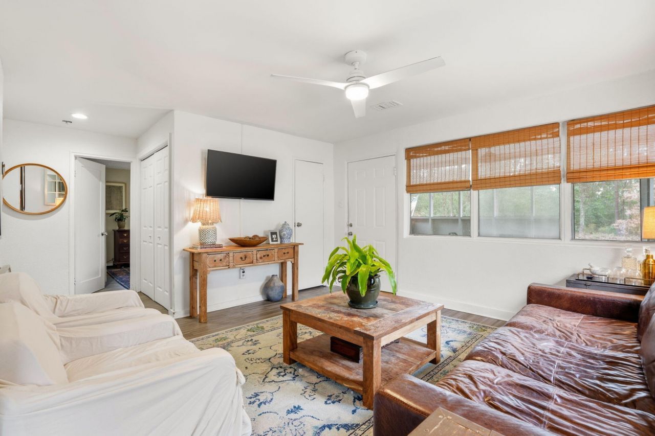 1910 Able Street Photo 7