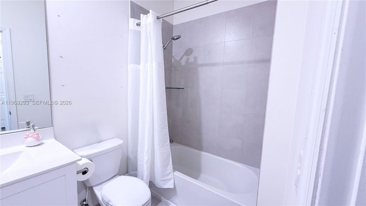 3264 W 100th Ter , Unit 3264, Hialeah, FL 33018 Photo