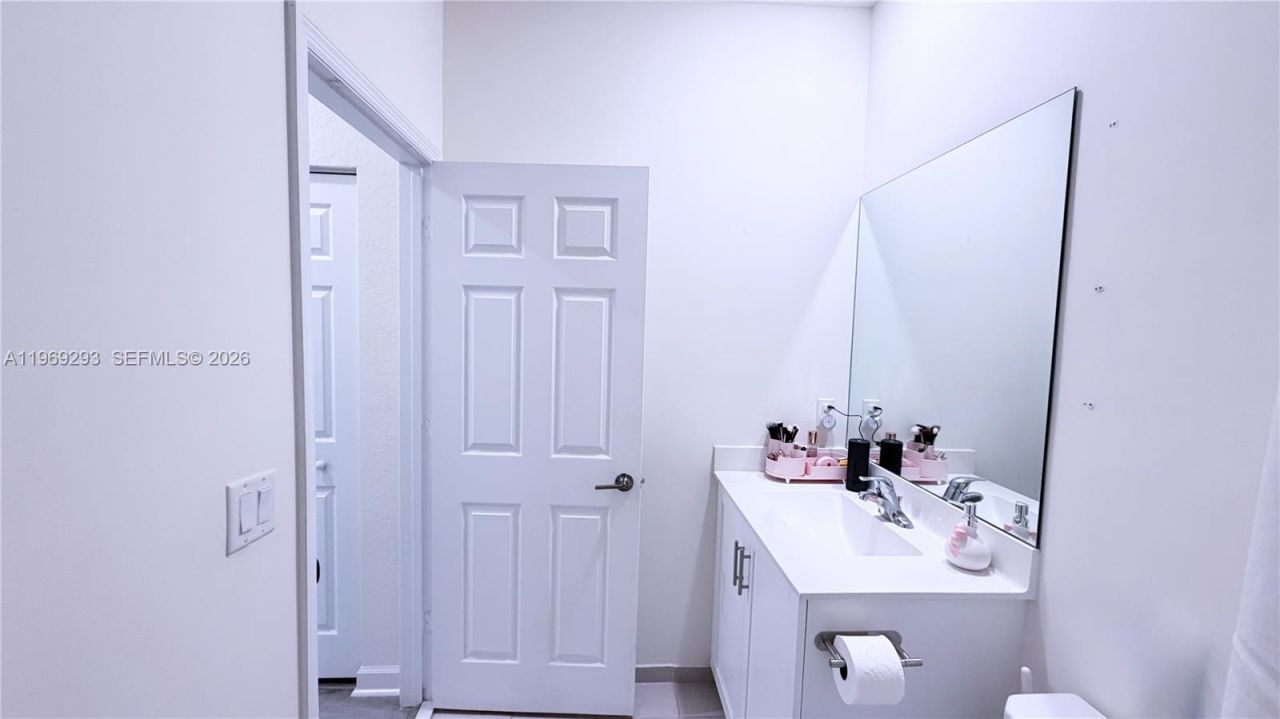 3264 W 100th Ter , Unit 3264, Hialeah, FL 33018 Photo