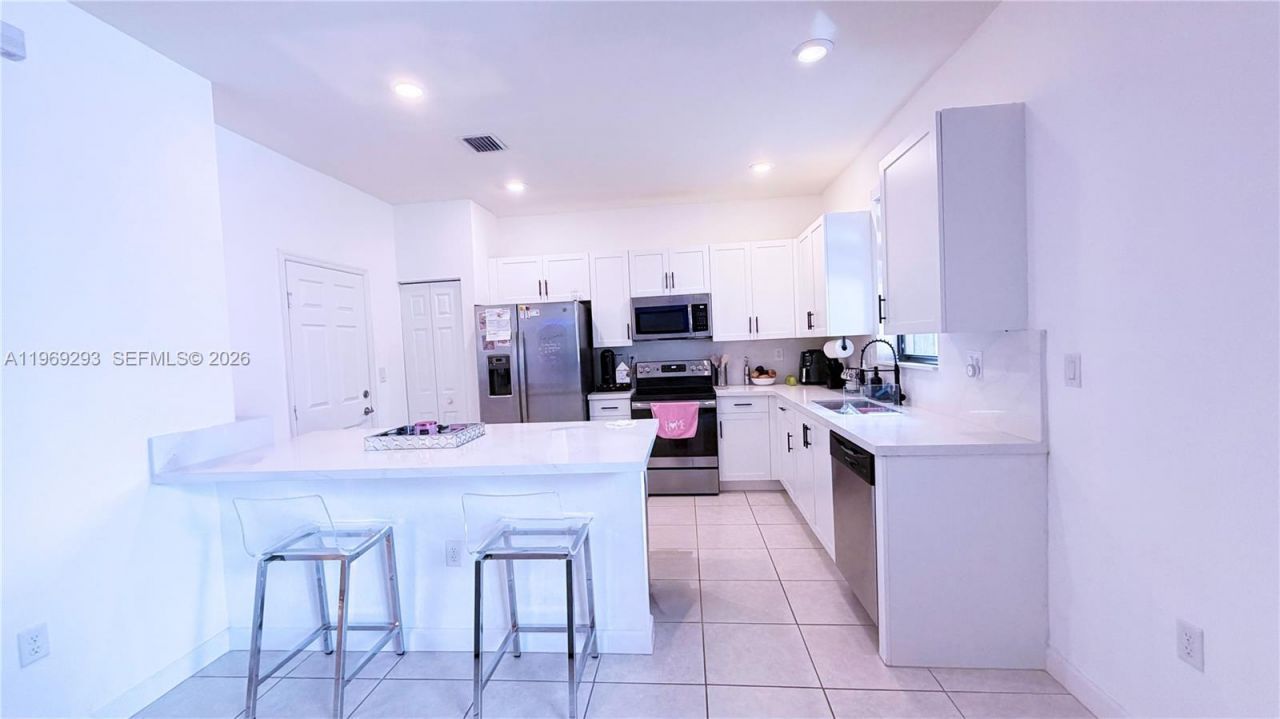 3264 W 100th Ter , Unit 3264, Hialeah, FL 33018 Photo