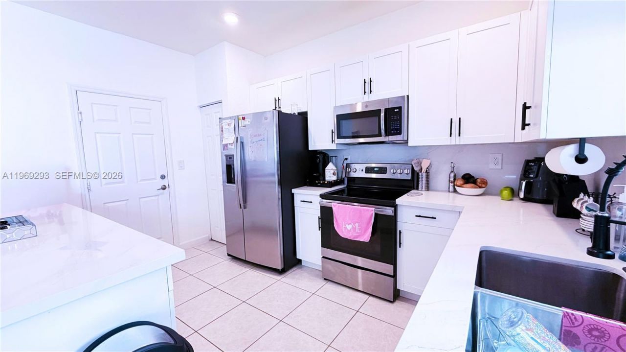 3264 W 100th Ter , Unit 3264, Hialeah, FL 33018 Photo
