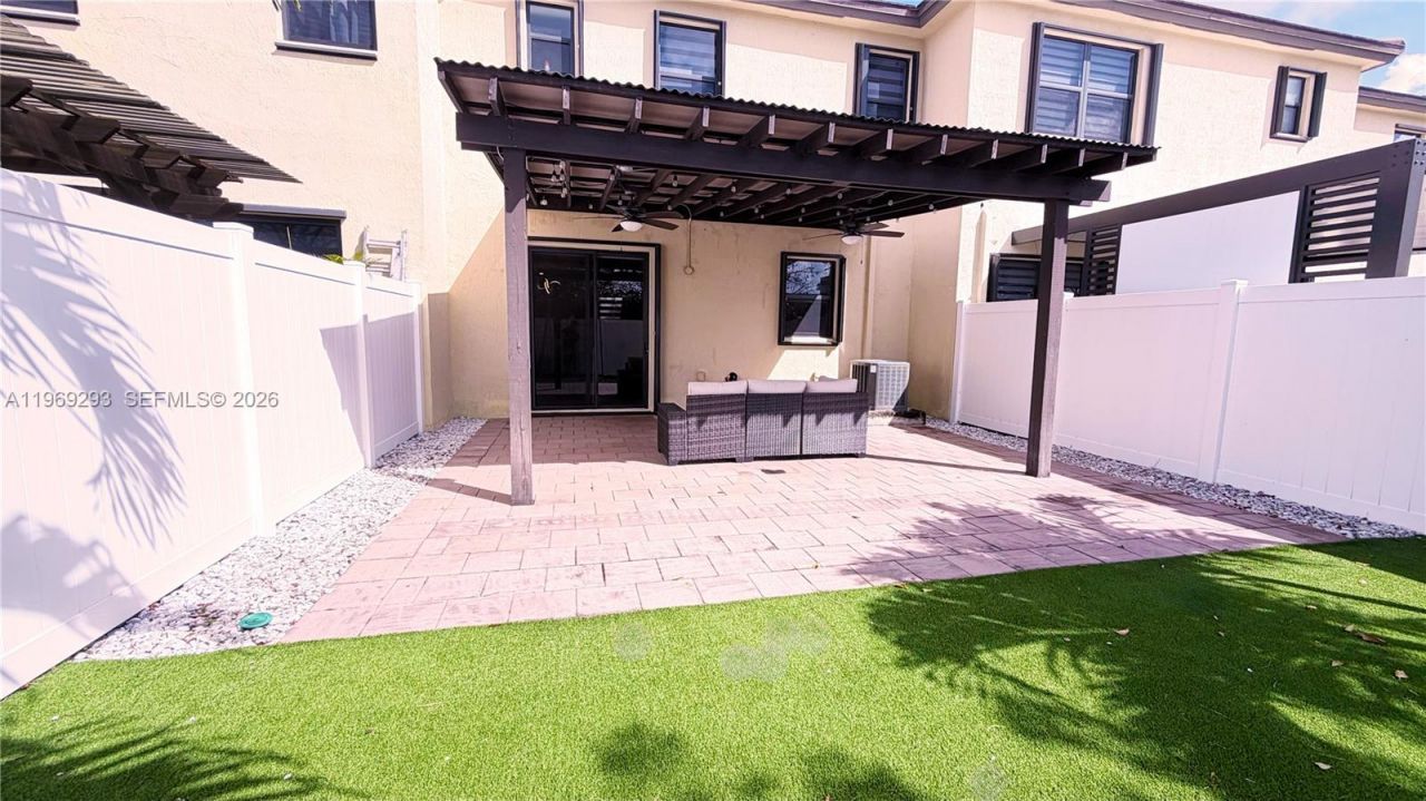 3264 W 100th Ter , Unit 3264, Hialeah, FL 33018 Photo