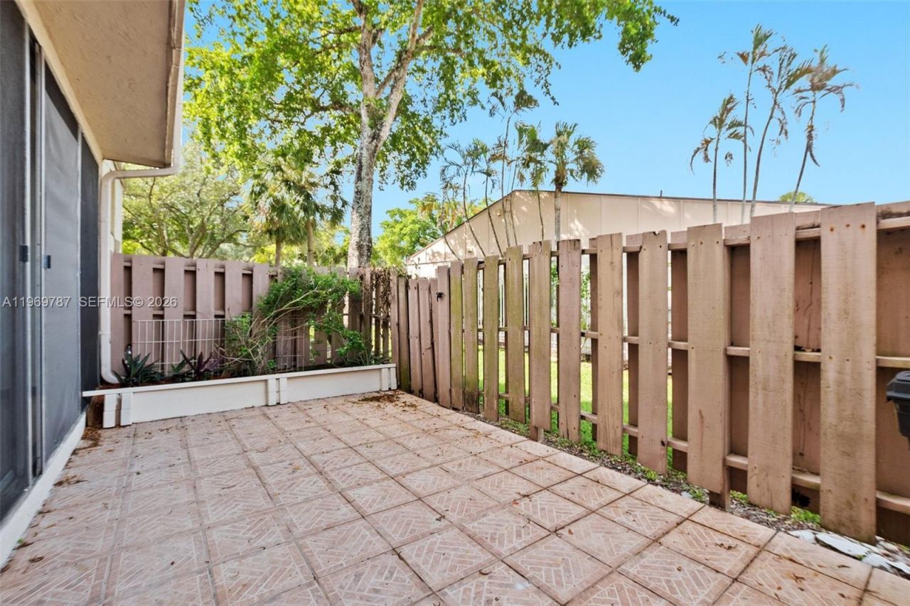 833 NW 82nd Ave , Unit 6, Plantation, FL 33324 Photo