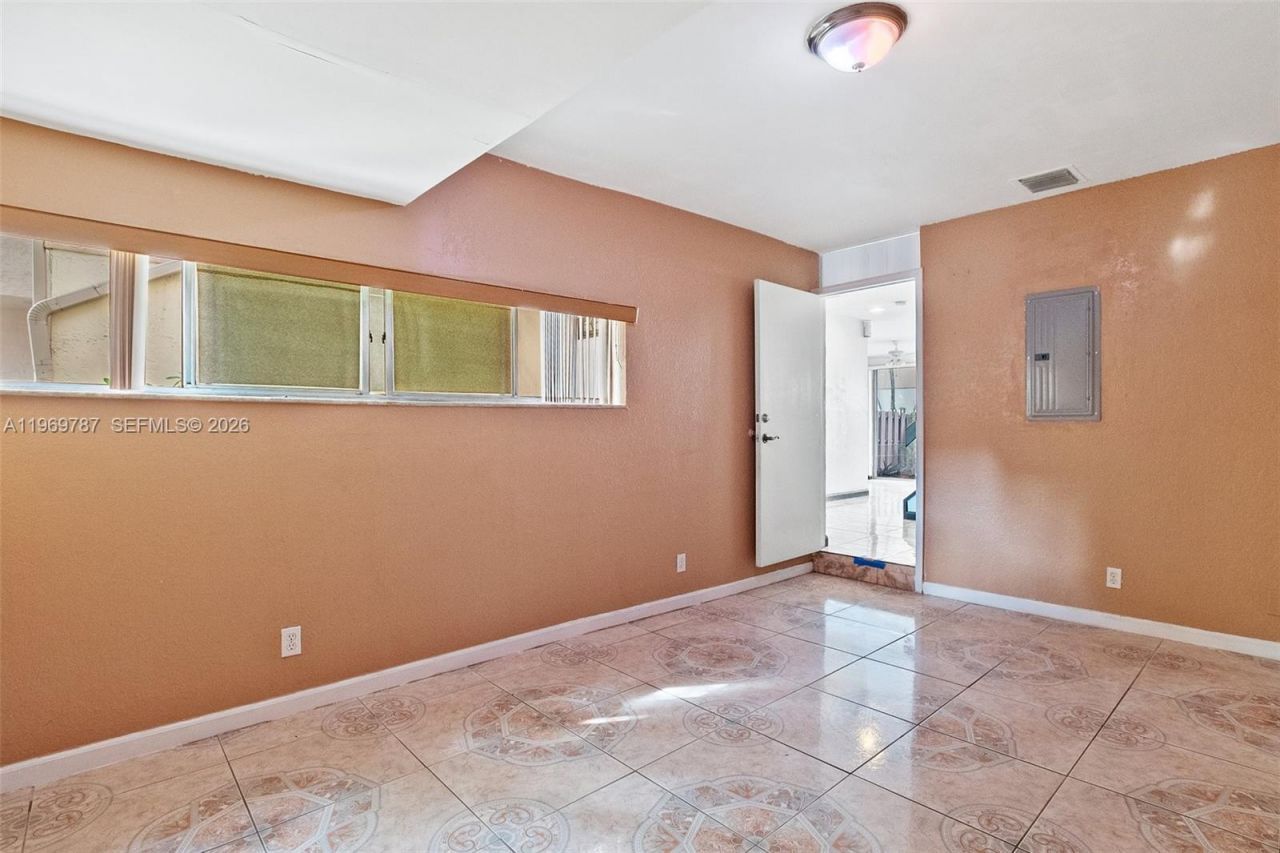 833 NW 82nd Ave , Unit 6, Plantation, FL 33324 Photo