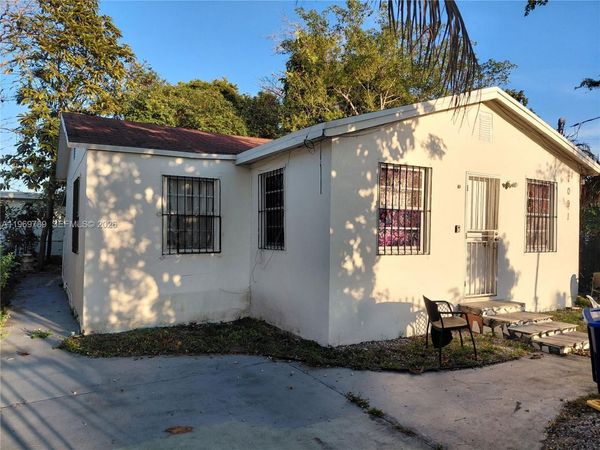7091 NW 21st Ave, Miami, FL 33147