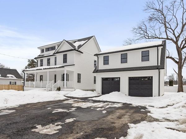 20 Mt Pleasant St, Dracut, MA 01826