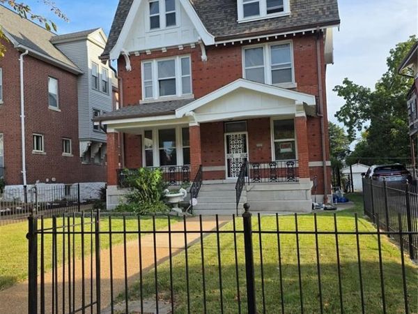 5938 Clemens Avenue , St Louis, MO 63112