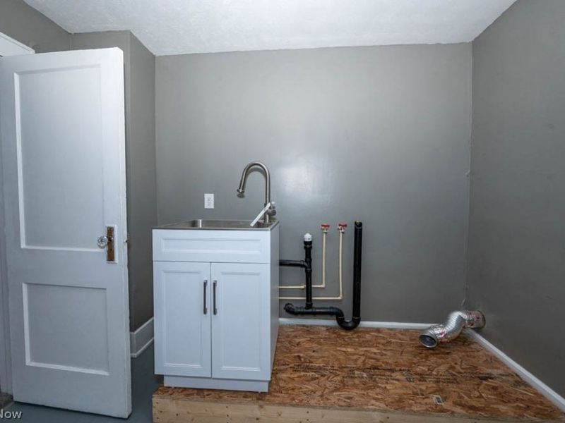 157 E Ohio Avenue, Sebring, OH 44672 Photo 19