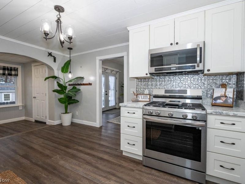 157 E Ohio Avenue, Sebring, OH 44672 Photo 2