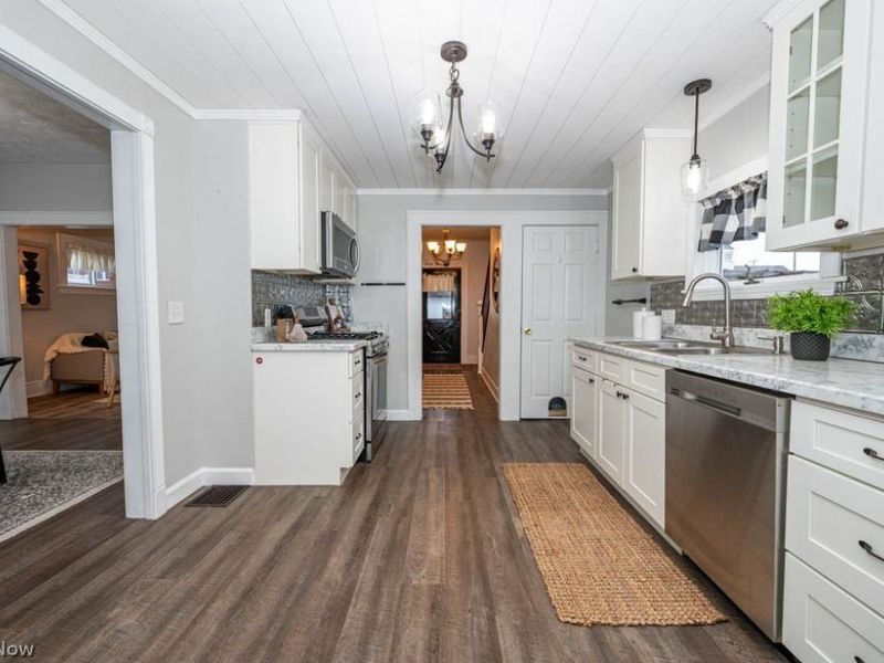 157 E Ohio Avenue, Sebring, OH 44672 Photo 4