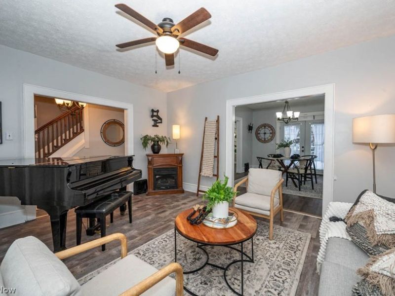 157 E Ohio Avenue, Sebring, OH 44672 Photo 8