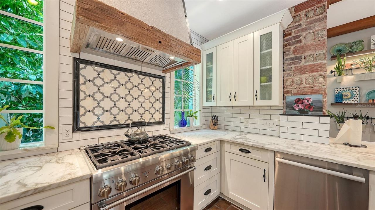 547 N Shore Drive, Sarasota, FL 34234 Photo