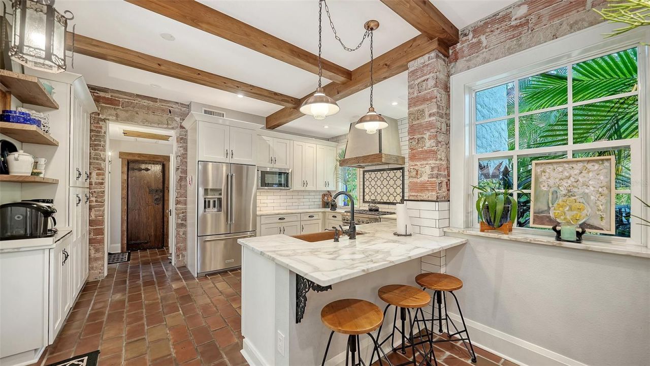 547 N Shore Drive, Sarasota, FL 34234 Photo