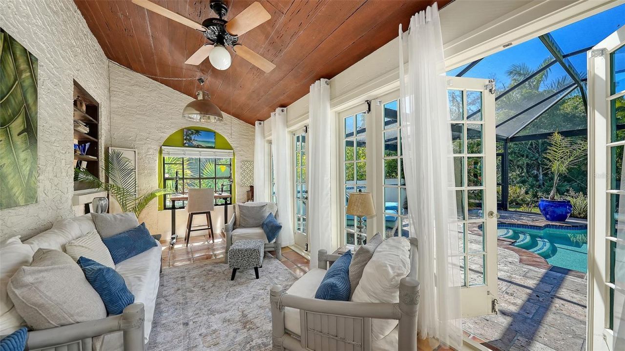 547 N Shore Drive, Sarasota, FL 34234 Photo