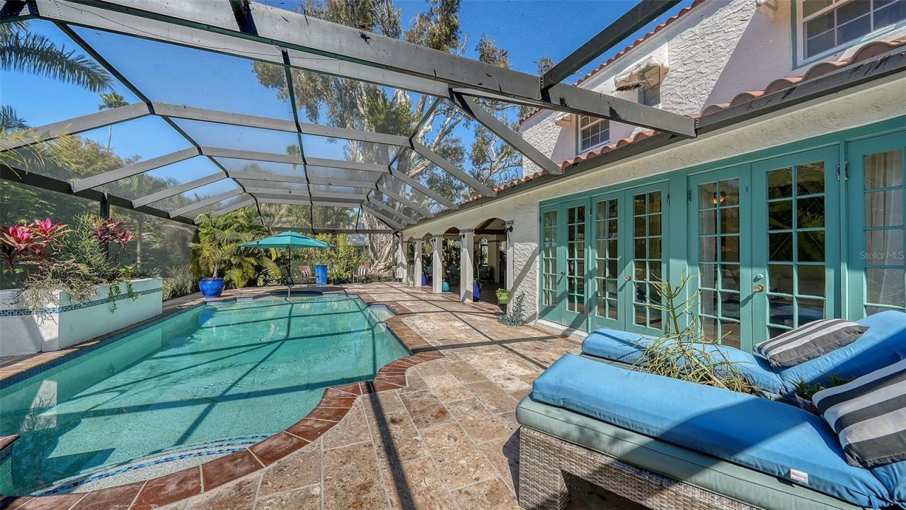 547 N Shore Drive, Sarasota, FL 34234 Photo