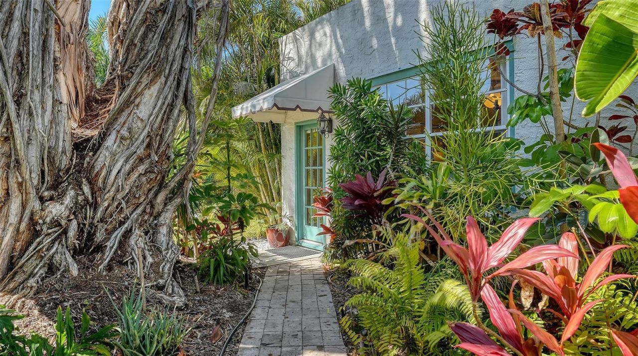 547 N Shore Drive, Sarasota, FL 34234 Photo