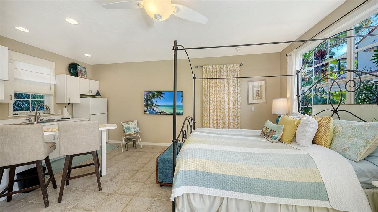 547 N Shore Drive, Sarasota, FL 34234 Photo