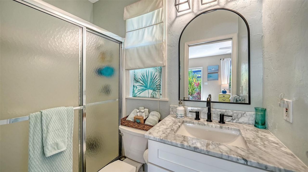 547 N Shore Drive, Sarasota, FL 34234 Photo