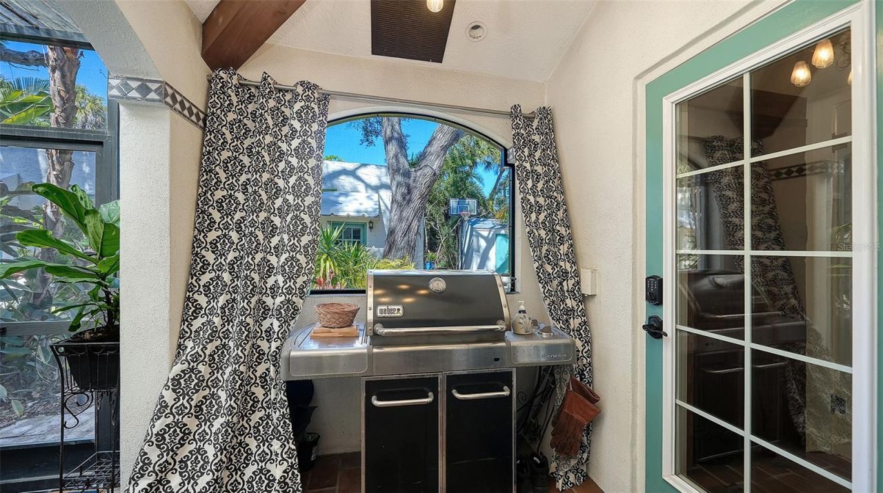 547 N Shore Drive, Sarasota, FL 34234 Photo