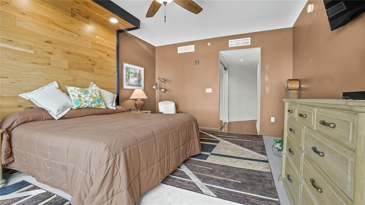 241 Riverside Drive, Unit 502, Daytona Beach, FL 32117 Photo