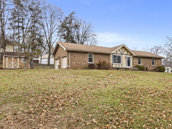703 Lucien Dr , Goodlettsville, TN 37072