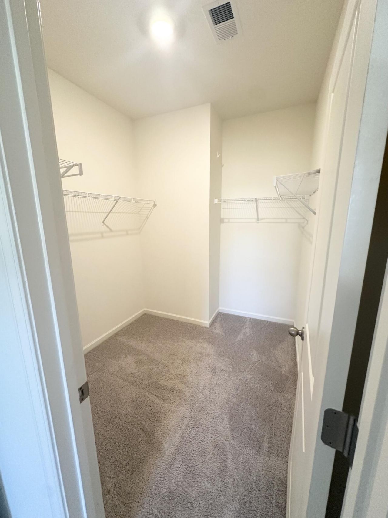 426 Pender Woods Drive Photo 11