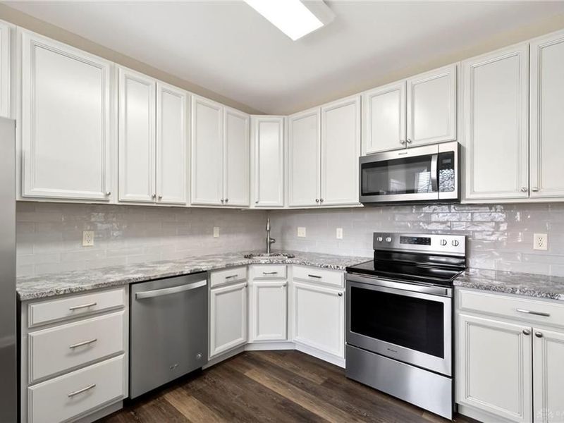 9080 Waterway Court, Washington Township, OH 45342 Photo 11