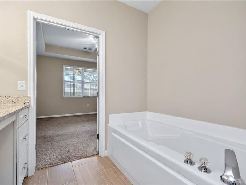 9080 Waterway Court, Washington Township, OH 45342 Photo 16