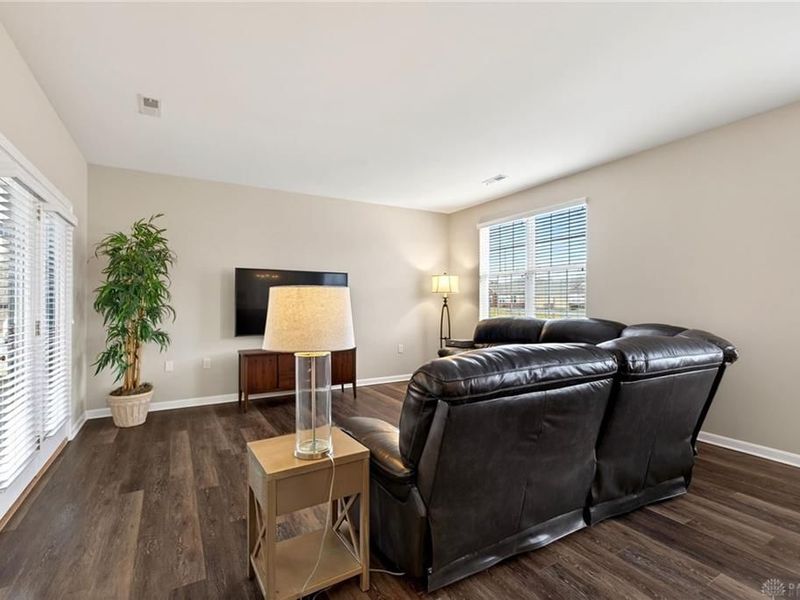 9080 Waterway Court, Washington Township, OH 45342 Photo 5