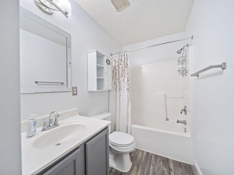 1335 Hafton Woods Drive, Columbus, OH 43204 Photo 22