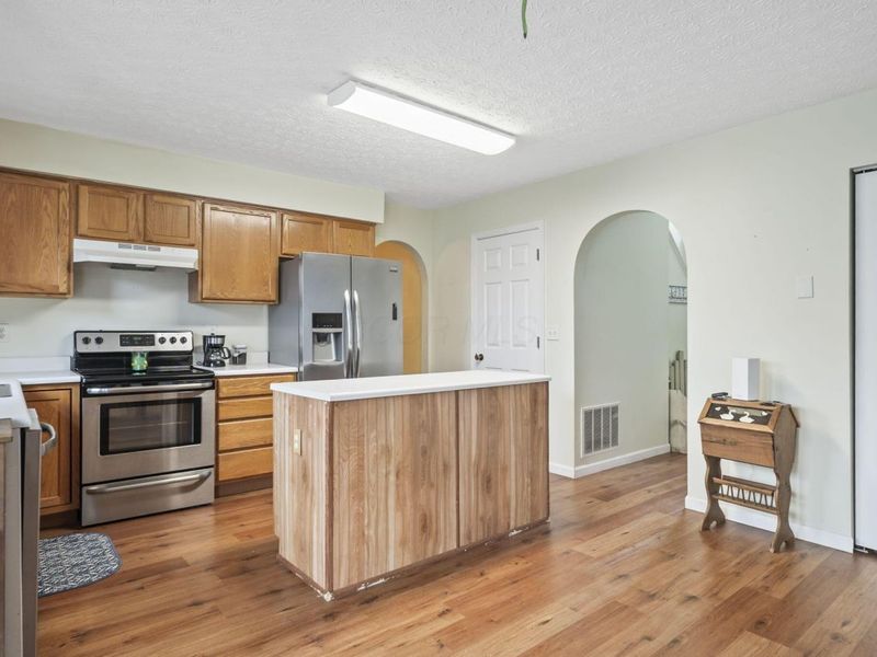 1335 Hafton Woods Drive, Columbus, OH 43204 Photo 6