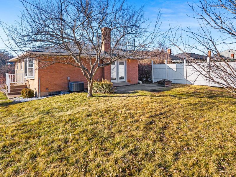 5448 Robert Avenue, Green Township, OH 45248 Photo 3