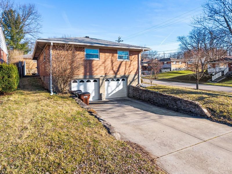 5448 Robert Avenue, Green Township, OH 45248 Photo 7