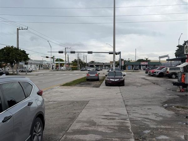 752 Opa Locka Blvd, Miami, FL 33168