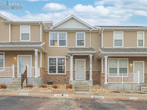 2009 Creekridge Point, Colorado Springs, CO 80910