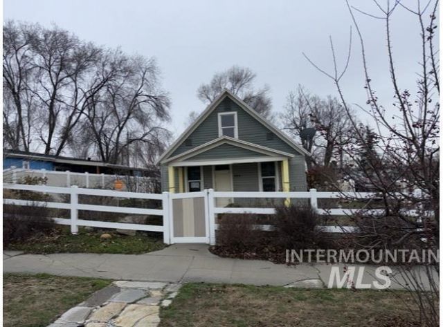 404 12th Ave N, Nampa, ID 83687 Main Photo