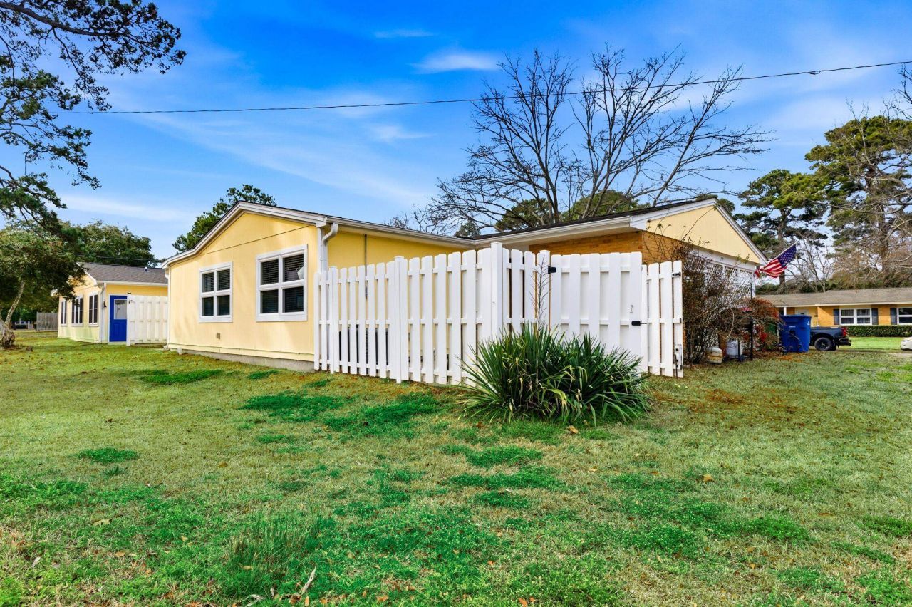 3639 Cactus St. Photo 22