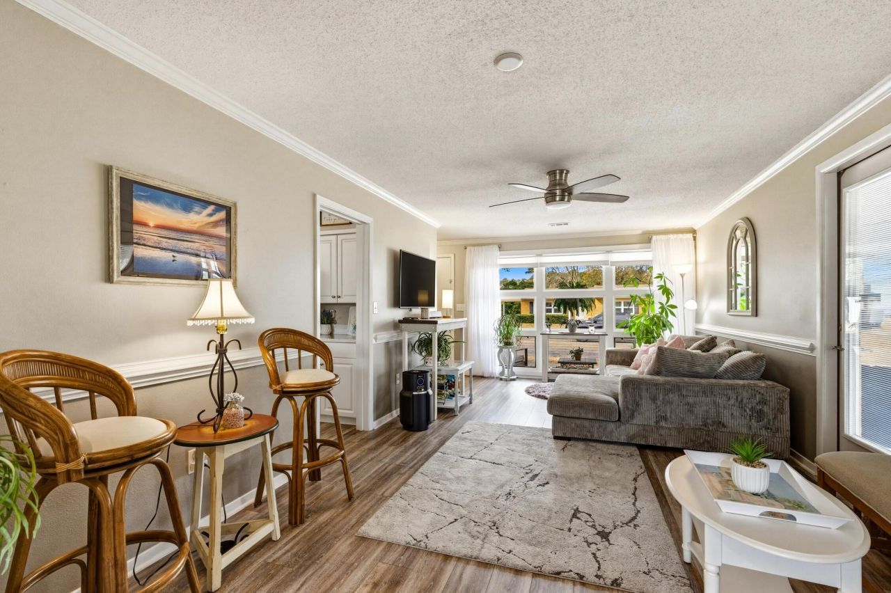 3639 Cactus St. Photo 5