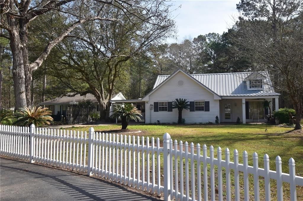 11042 PINE RIDGE Circle, Bogalusa, LA 70427