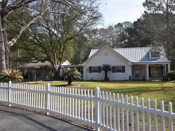 11042 PINE RIDGE Circle, Bogalusa, LA 70427