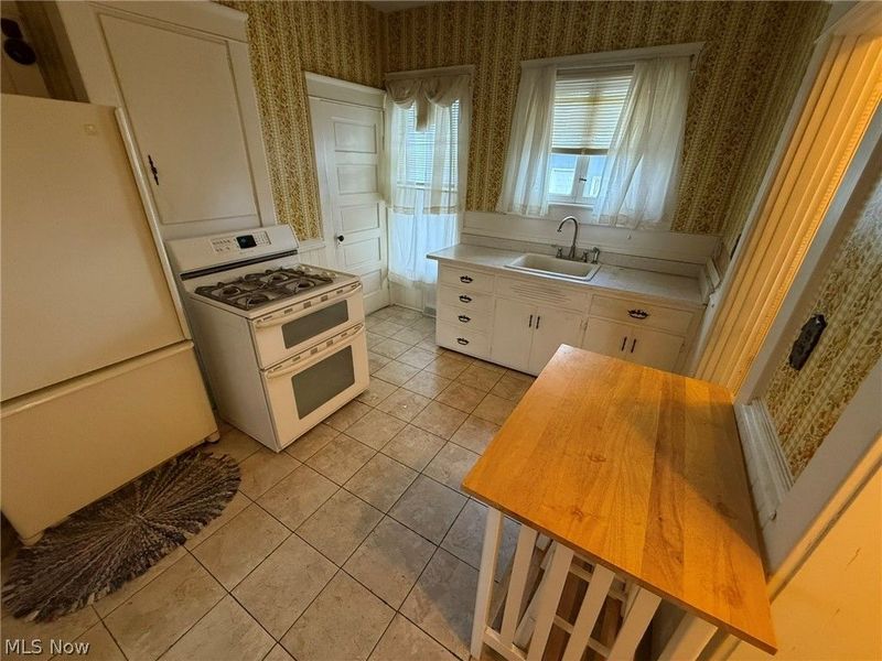 148 North Avenue NW, New Philadelphia, OH 44663 Photo 2