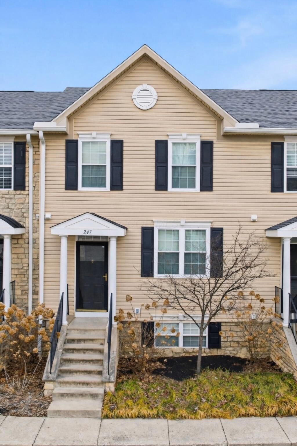 247 Oxford Oak Drive, Blacklick, OH 43004 Main Photo